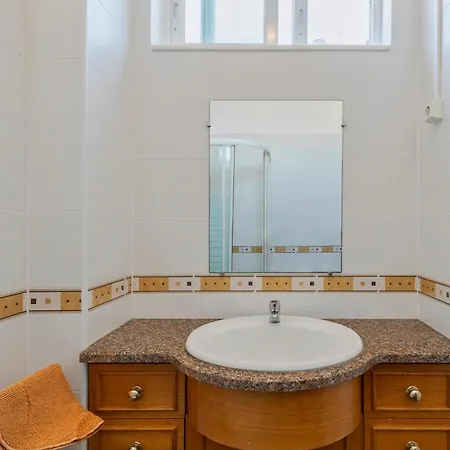 Apartment Mercy House - By Y Concept Setubal
